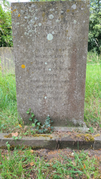 Grave_AA.jpg